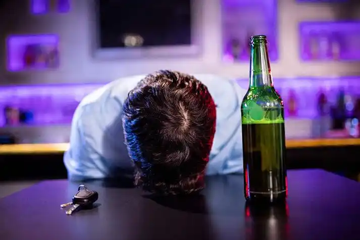 狮子男喝醉后说的话是不是真的_狮子座男生喝醉后说的话能不能信_精品