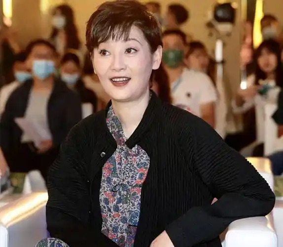 陈红与徐帆,超越"皮相"的永恒魅力与优雅_年龄_女性_因为