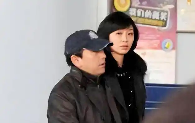 回顾水亦诗:14岁父母离异,25岁进央视工作,如今将继母当闺蜜|杨迪