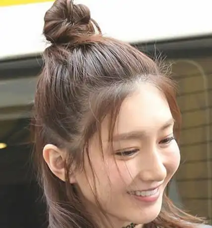 夏天到了,扎百变丸子头时尚减龄清爽