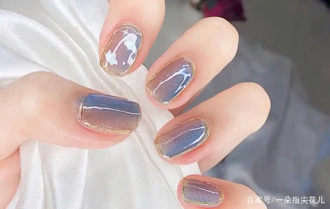 分享10款短指甲双色渐变美甲款式,款式太美,一定要试试