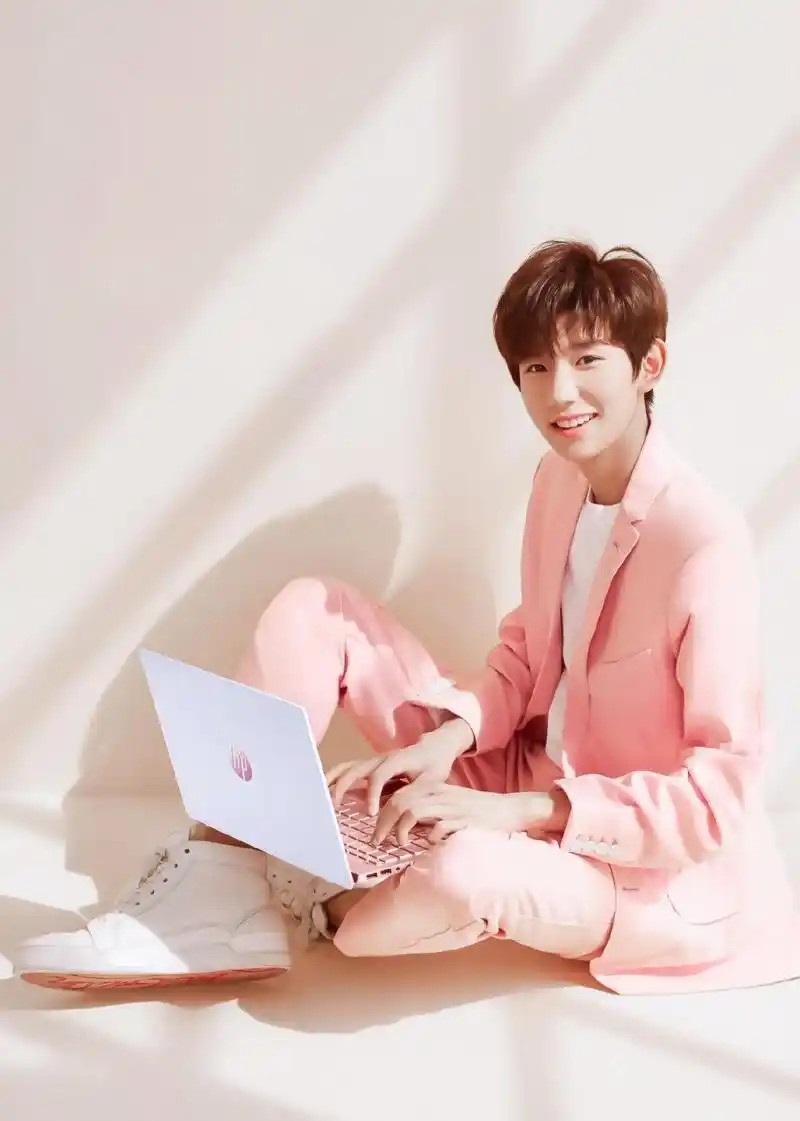 原创王源《天长地久》进最值得看电影名单,刊登王源照片作为肯定