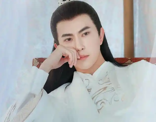 于朦胧新剧《明月曾照江东寒》颜值惊艳,堪称"古装第一美男"