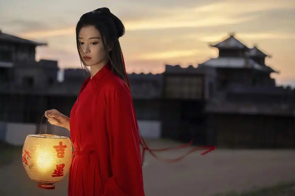 王楚然红衣古装艳色图片