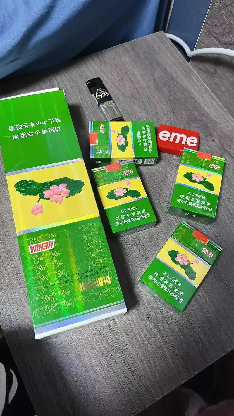 秋天的第一条烟 #荷花 - 抖音