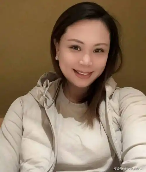 恭喜!曾春蕾顺利产女,凑成一个"好"字,三年抱俩成人生赢家