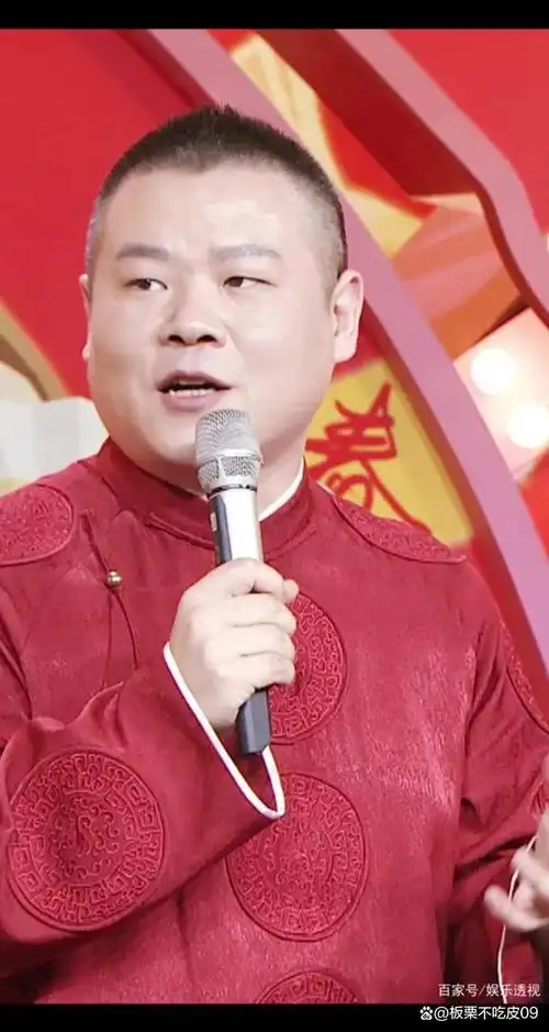 岳云鹏在央视春晚表演完相声后立即回家吃饭,这一举动带来了全新的