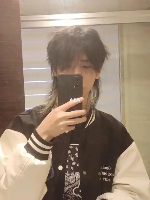 所以兄弟们留到这种长度怎么打理的070707#狼尾发型  #狼尾