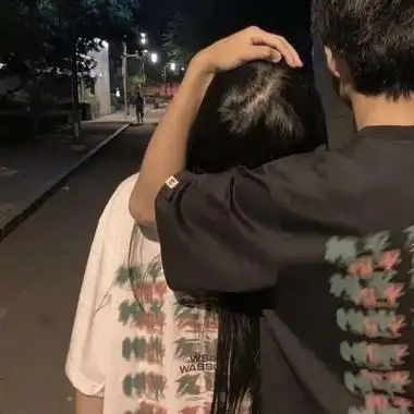 高清好看的情侣头像半身不带脸图片