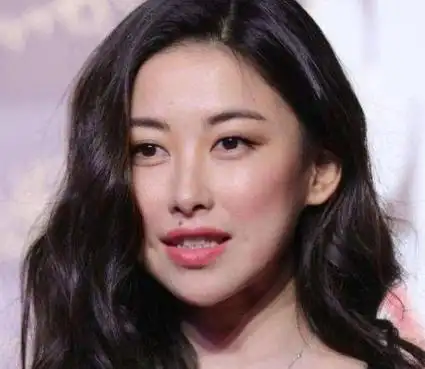 有痣的朱珠和没有痣的朱珠,你更喜欢哪一个?