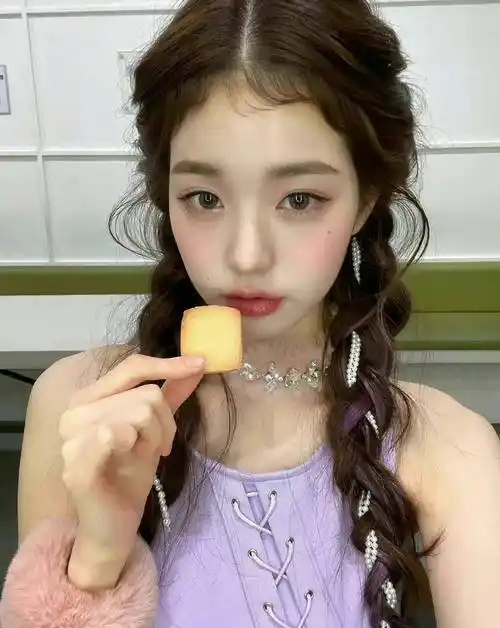 众女星双马尾庆祝儿童节,孟子义甜美杨紫可爱,第一还得是她_少女_女