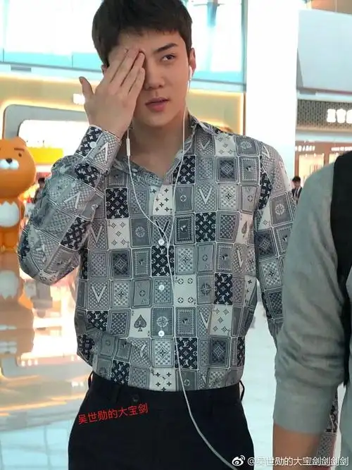 天啊吴世勋真的这么胖了吗没有他真的没有那么胖