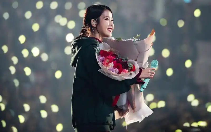 【iu】181118 iu李知恩首尔演唱会全场超清饭拍_哔哩哔哩_bilibili