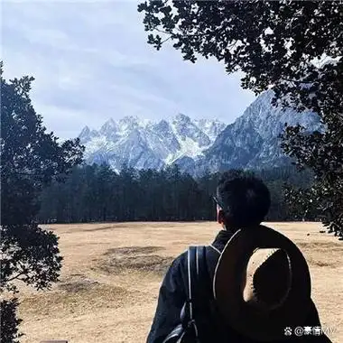 氛围感男生头像小众2024最新慵懒感男头真人意境图片