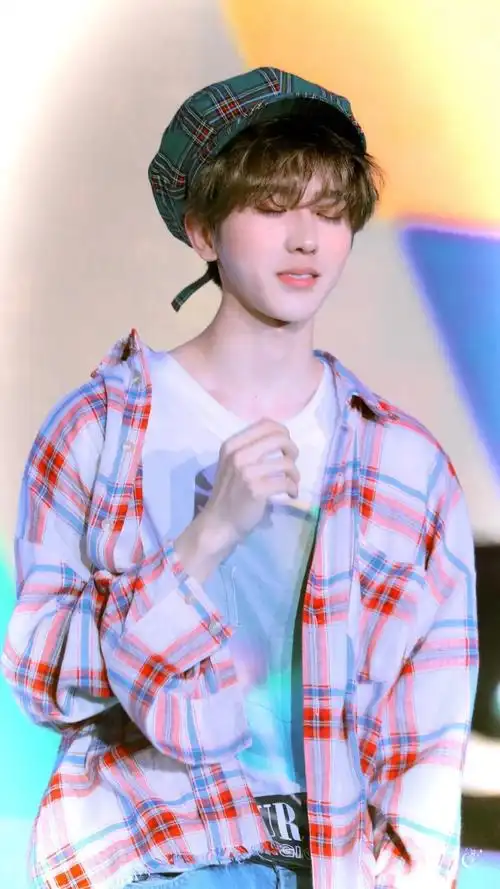 蔡徐坤 蔡小葵 雀斑妆