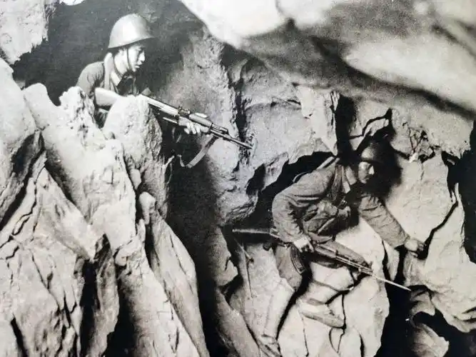 以图片诉说战斗一一来自对越自卫反击战现场图片