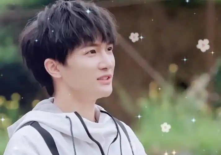 周深的帅气和可爱总是同时营业的.-其他视频-搜狐视频