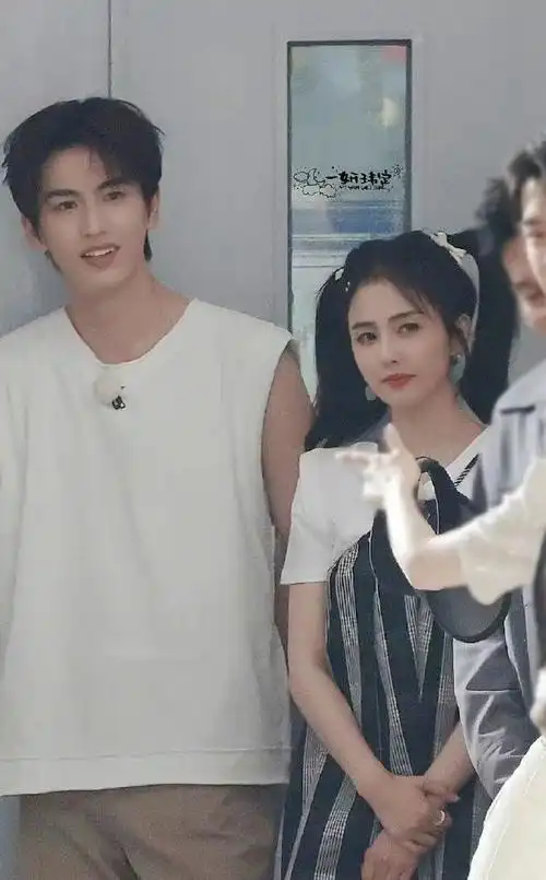 焉栩嘉&张子枫,张凌赫&白鹿,翟潇闻&周雨彤……绯闻对象都是对事业有