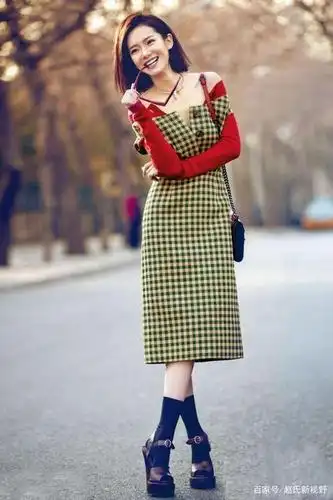 戚薇的时尚穿搭,总有一款适合你,甜美可爱休闲霸气,你喜欢哪款