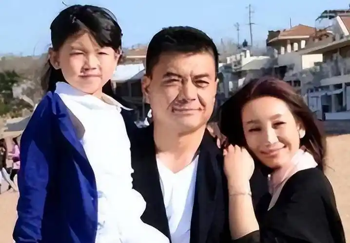 同是王新军基因 前妻的儿子和后妻的儿子一对比,差距就出来了_性格