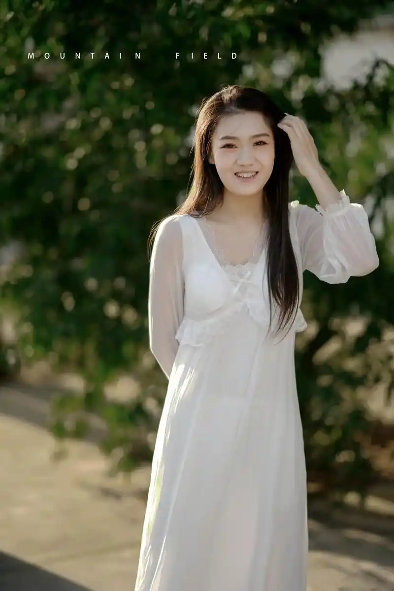 如阳光般温暖的笑容