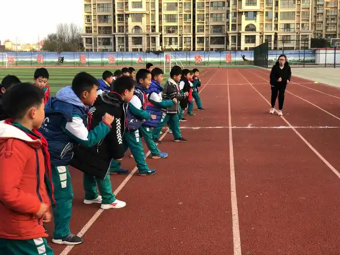 市五中小学部二年级体育公开课:《30米快速跑》