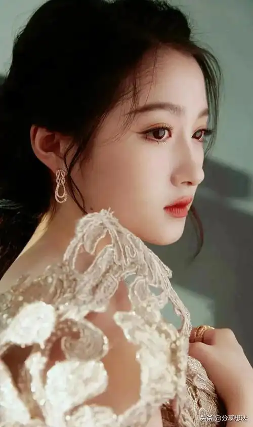 关晓彤明星壁纸51