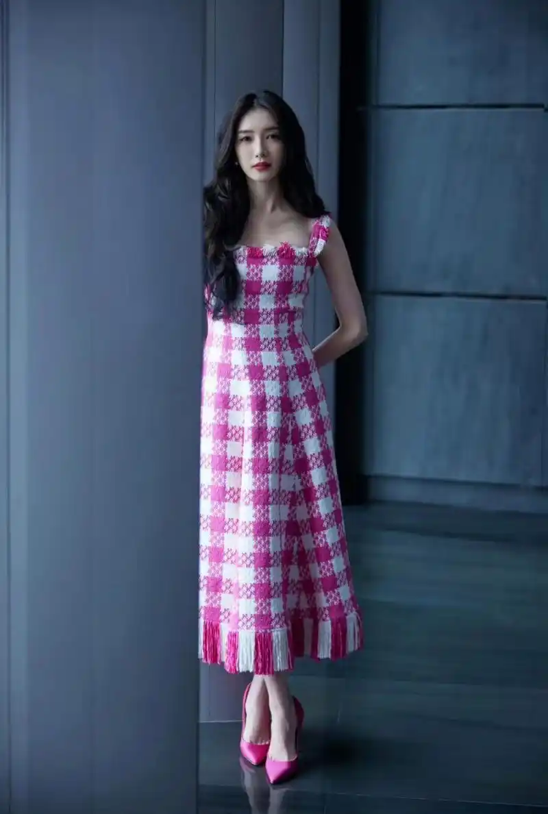 江疏影高跟鞋,罕见高清照片,真是爱了爱了,这样的女神谁不喜欢嘛?