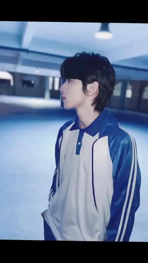 刘耀文 穿上校服,简直就是校草呀!