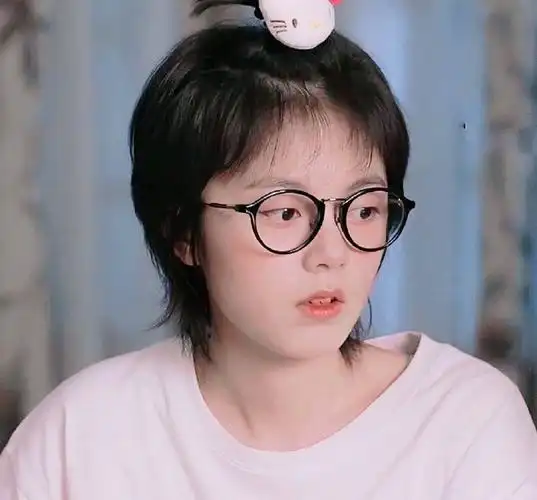 林妙妙变美了#时隔三年终于等来了第二季,高中时期的林妙妙短发造型