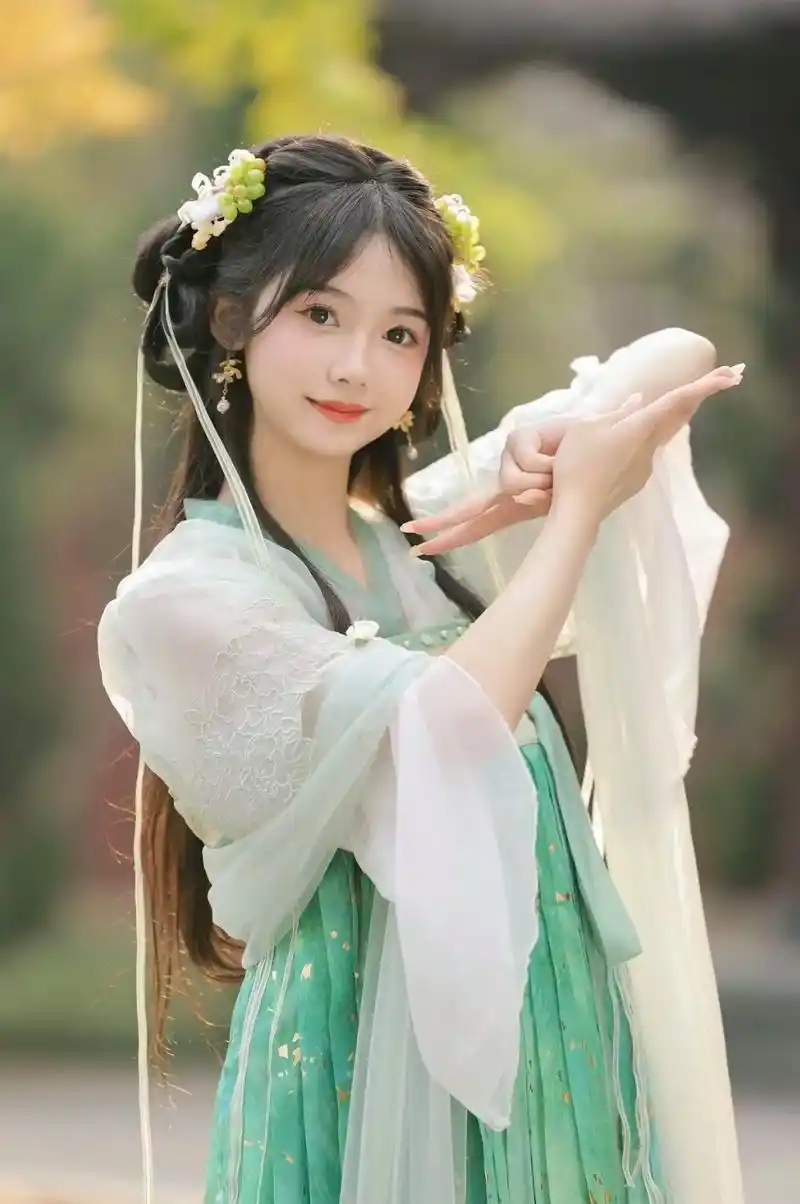 cos林妙妙写真照来噜妆造分享#仙气十足 #国风古韵 #古装 - 抖音