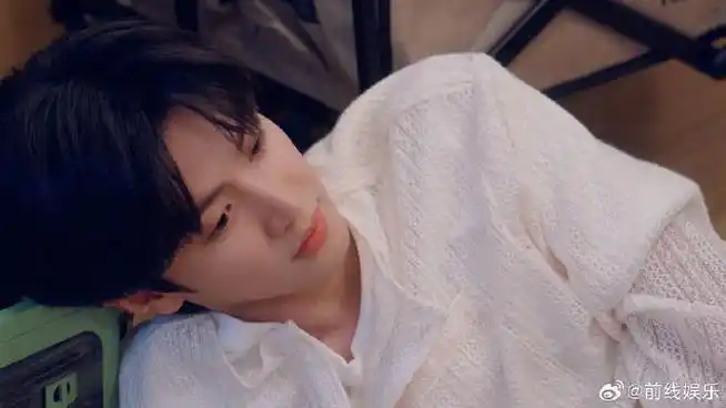 陈哲远家居服穿搭#《偷偷藏不住》的恋爱日常谁看谁心动!