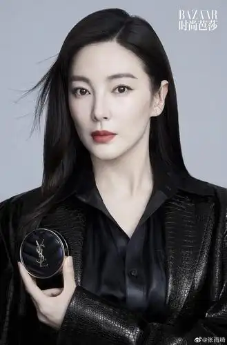 张雨绮代言ysl皮气垫