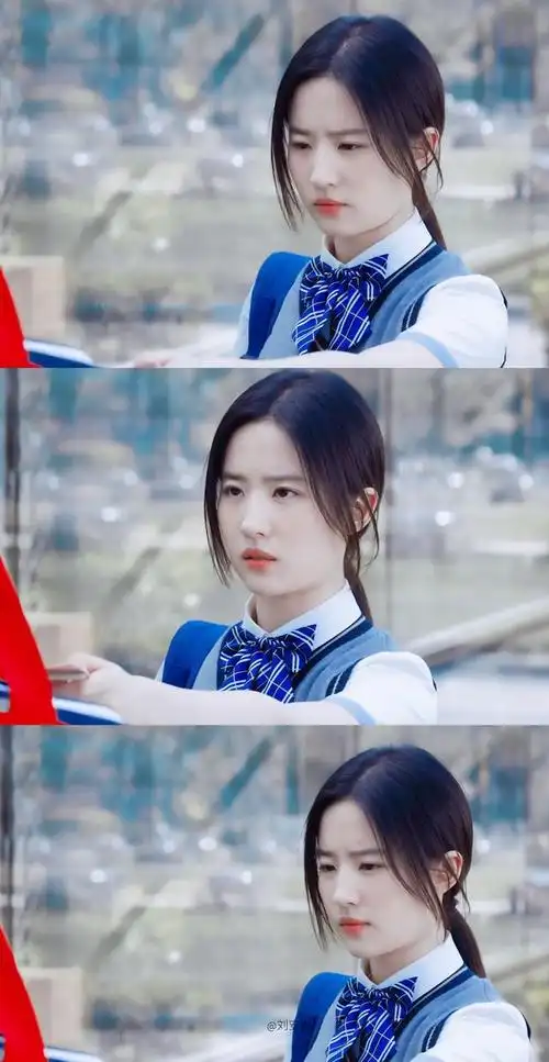 穿上校服的刘亦菲这简直就是大家心目中初恋的样子