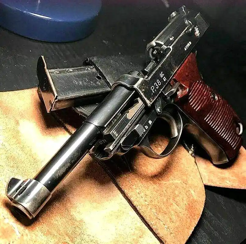 瓦尔特p38手枪,是纳粹德国的一种半自动手枪 转载自百家号作者:大刘说