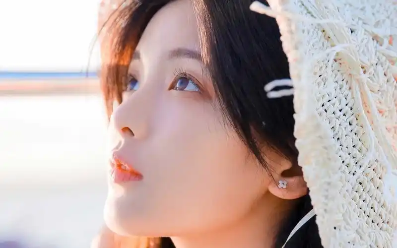 杨超越甜美小清新高清桌面壁纸