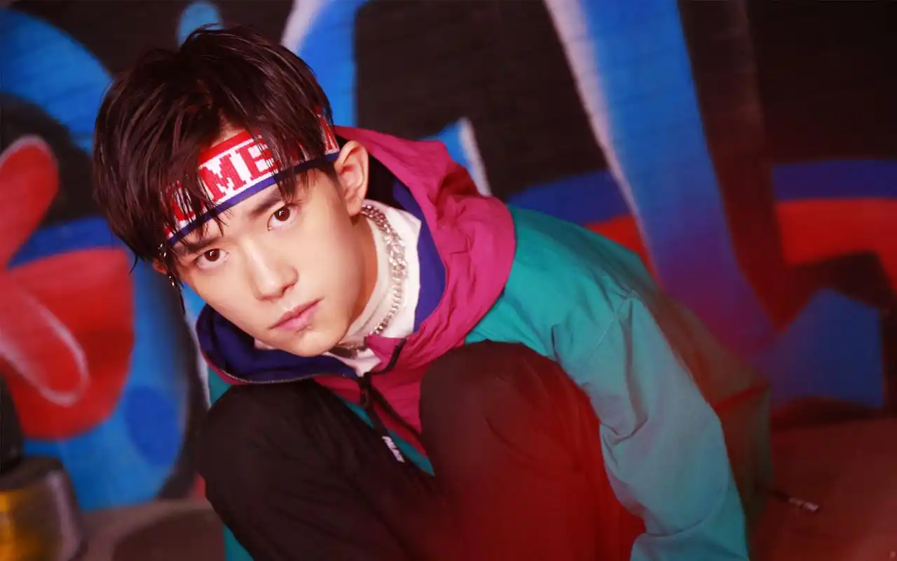 易烊千玺《这就是街舞》帅气剧照图片桌面壁纸高清大图预览1920x1200