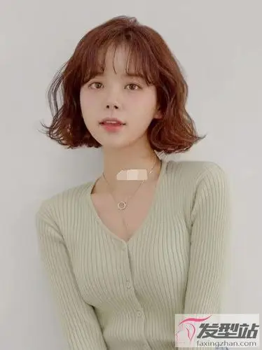 可爱又撩人的短卷发 巨显发量显脸小_发型站_最新流行发型设计发型