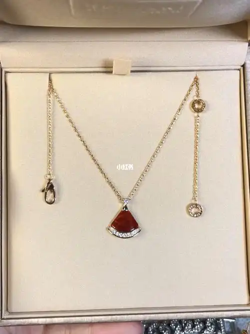 宝格丽小裙子红玛瑙项链