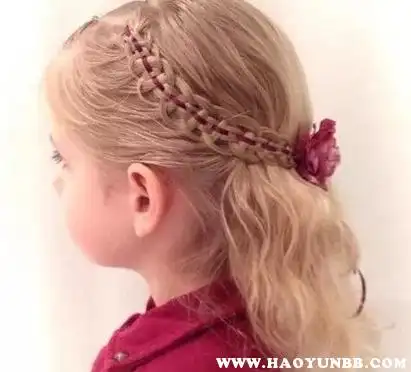 对头发开始有独特要求,很多小女孩都比较喜欢白雪公主,也想让宝妈帮