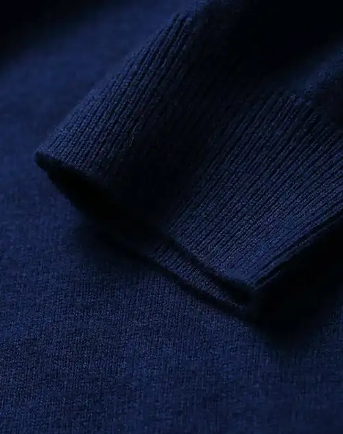 宝蓝色柔暖纯羊毛翻领长袖毛衫