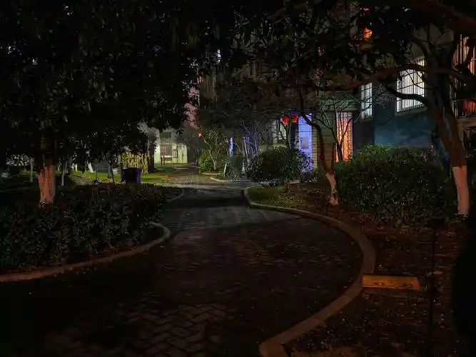 2019年小年夜小区夜景