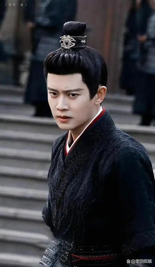 任嘉伦演绎多彩人生,情感深刻触动,成为观众心中的璀璨巨星