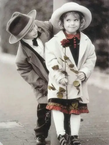 孩子最纯真 两小无猜