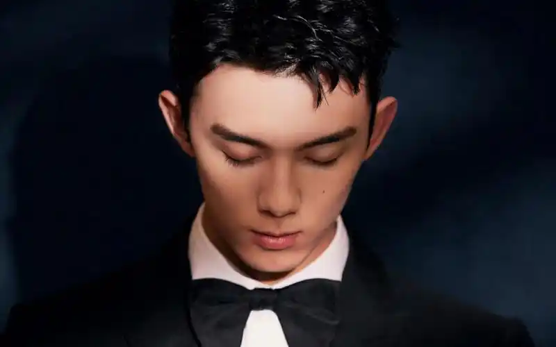 吴磊硬朗帅气西装写真,高清图片,电脑桌面-壁纸族