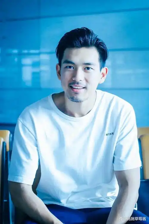 这些男星留胡子堪比整容了!朱一龙略显沧桑,杨烁变化最大