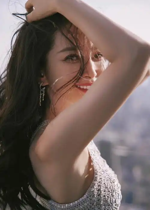 李冰冰超话##李冰冰波光云影大片##李冰冰时装周状态##李冰冰啃秀