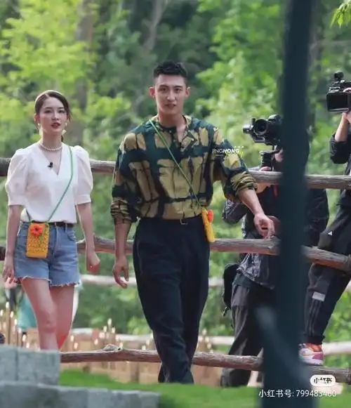 快本李沁黄景瑜手机包包附图解