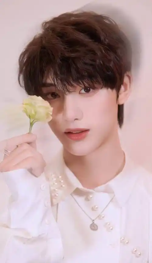 时代少年团宣传片执行导演评丁程鑫颜值,一句话让网友表示太真实_演技