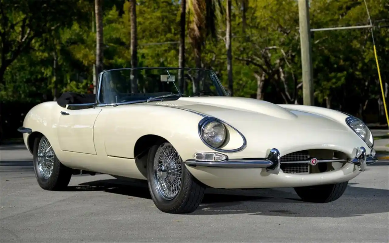 捷豹e-type复古款跑车炫酷高清电脑壁纸下载